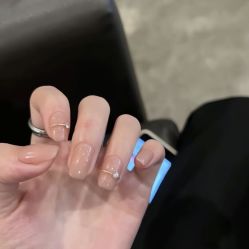 -悦指间美甲美睫