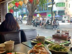 -大头虾越式风味餐厅(光明广场店)