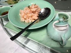 手剥龙井河虾仁-江南厨子·品苏杭(华润万象店)