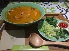 冬阴功海鲜汤米粉-越弥越南传统美食馆