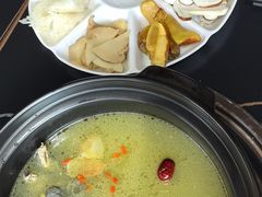 -野菌皇海景野生菌火锅(滨海大道店)