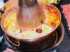 -果松木炭酸菜铜火锅·外婆参鸡汤