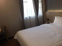 -文星酒店(广州北京路步行街海珠广场地铁站店)