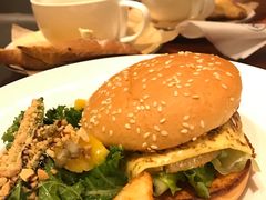 芝士菠萝鸡肉汉堡-卡朋厨房(289艺术园区店)