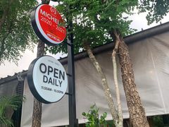 -Chom Cafe and Restaurant