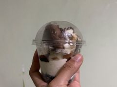 巧克力巴旦木-DQ·蛋糕·冰淇淋(金牛万达店)