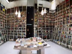 -钟书阁(松江泰晤士小镇店)