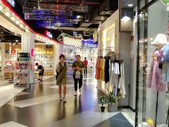 -时尚MEGO商业广场(华新地铁店)
