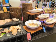 -亚龙湾希尔顿自助餐厅·海鲜·烧烤·沙滩BBQ·现场乐队