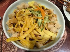 石河子凉皮-巴依兄弟西域美食(机场店)