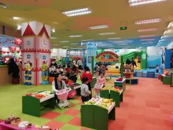 -莫莉幻想儿童乐园(武汉经开永旺店)