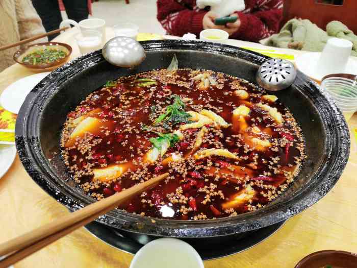 冬水田三和鱼-"店内装修风格一般,但是特色不太多 进店.