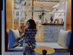 -Line 咖啡(石厦花园店)