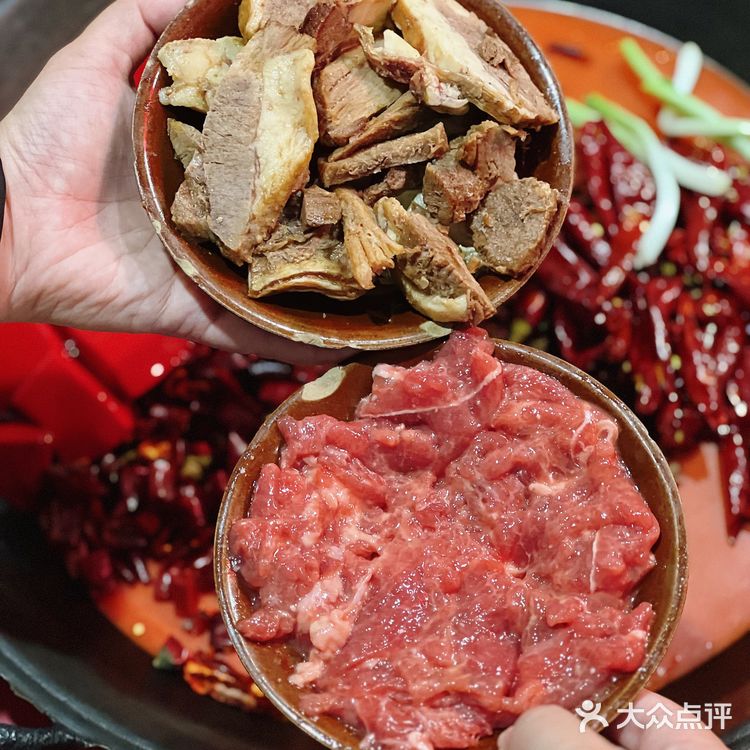 社区里的地道老火锅,手工炒料太香了‼️