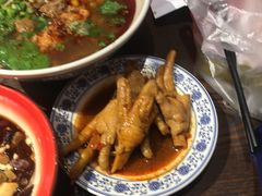 -爆炸头阿姨小四川正宗川味小吃(无任何分店)
