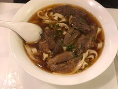 半筋半肉拉面-天下三绝 牛肉面/红酒
