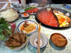 -鸿姐老火锅(疁城新天地店)