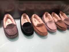 -UGG(燕莎奥特莱斯购物中心店)
