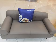 -瑞尔齿科(南京东路名人诊所)