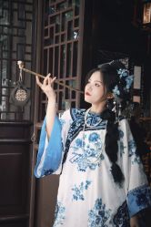 -一揽芳华汉服旗袍体验馆(拙政园店)