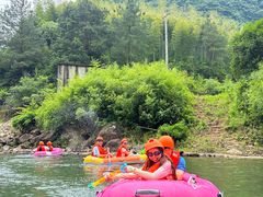 -安吉龙王山峡谷漂流