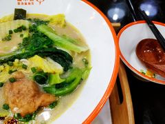 霸道酸辣金汤-麻小劲菌汤麻辣烫(体育西路店)