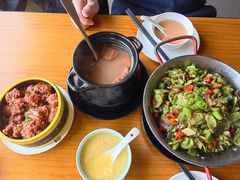 -莲餐厅·湖北菜·潜江小龙虾店(愚园路店)