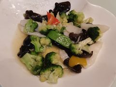 -哈啾嗨·新概念蒙餐(红星新城店)