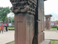 -高颐墓阙及石刻