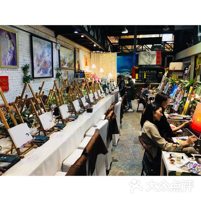 聚绘画diy绘画油画体验馆