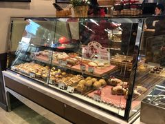 面包甜点陈列柜-巴黎贝甜(周浦海印店)