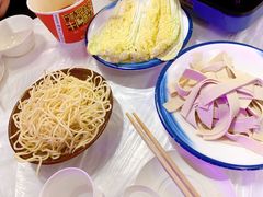 -霄汉牛三鲜湖北砂锅菜(万松园2店)