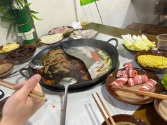 -重庆故事姊妹老火锅(财经学院店)