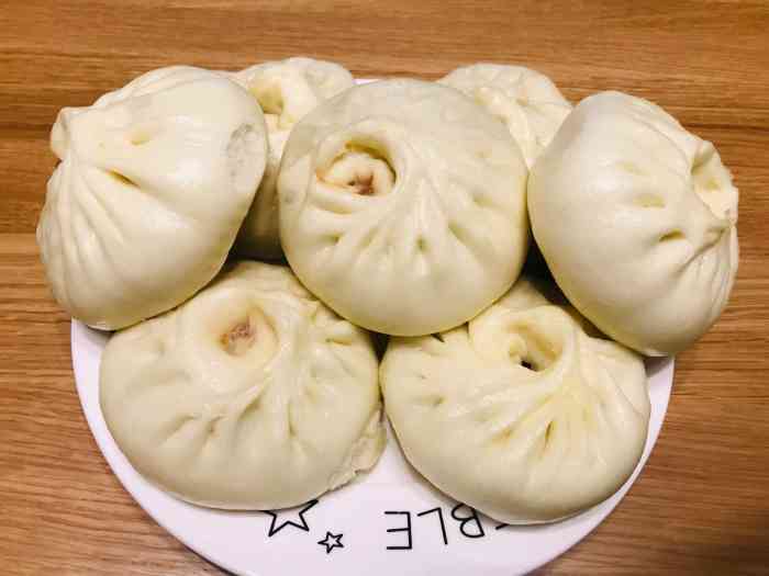 之前订过的外卖包子,送过来基本是凉凉啦  「干肠馅包子」中规中矩