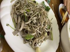 -溢心园香河肉饼总店