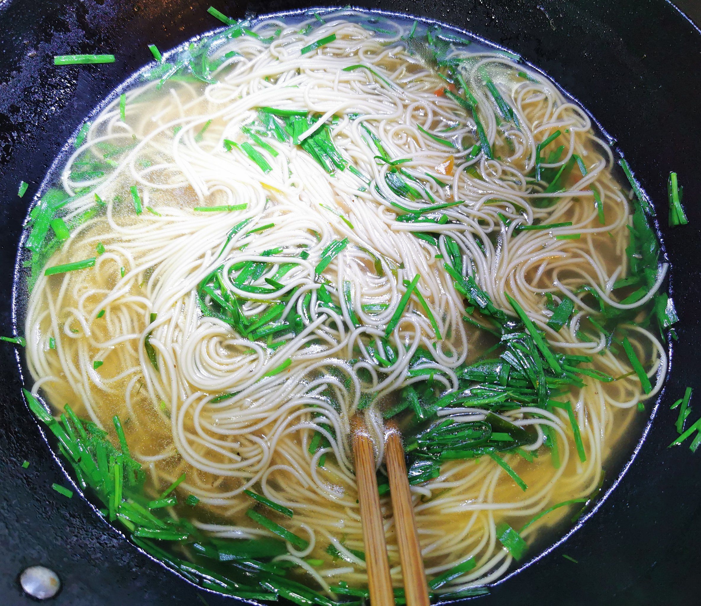 隔锅香果真如此,别人做的韭菜面条我都觉得特别好吃