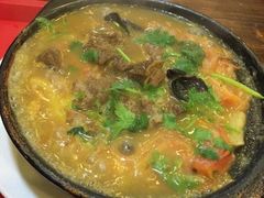 番茄牛腩锅-万和春排骨砂锅米饭(湖北路店)