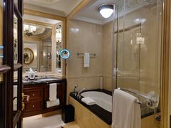 -广州富力丽思卡尔顿酒店