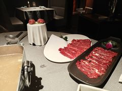 -左庭右院鲜牛肉火锅黑金店(陆家嘴中心店)
