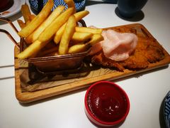 吉列猪扒拼薯条-龙记香港茶餐厅(久光百货店)