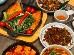 -云海肴·汽锅鸡·云南代表菜(天山百盛优客店)