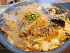 油爆蒜蓉粉丝烤鱼-鱼酷活鱼烤鱼(静安大融城店)