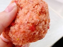 草莓味酥松小贝-鲍师傅糕点(江苏路店)