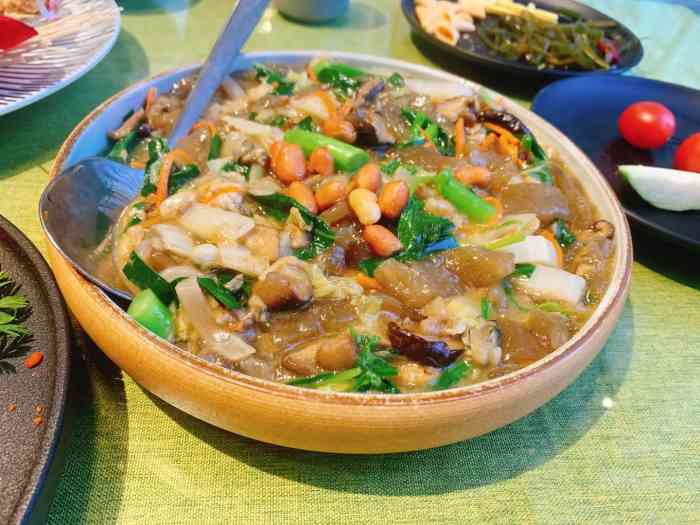 南风餐厅-"南湖公园旁的一家餐厅,每次经过都有好多人.