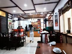 -湖南人家湘菜馆(镇江路店)