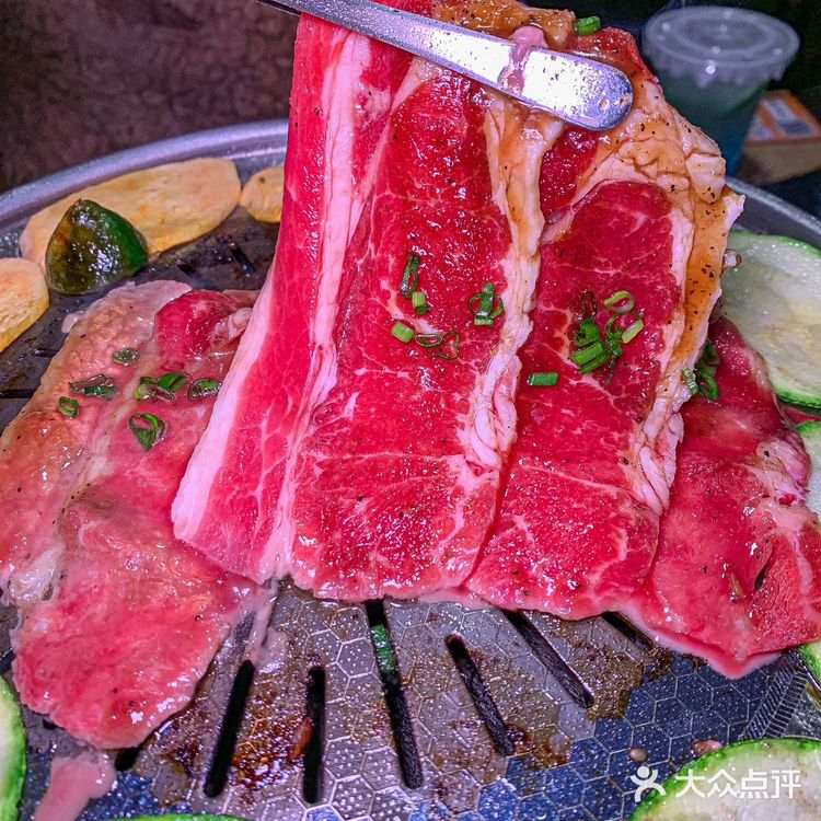 鹅岭二厂有家屋顶烤肉，谁还没有来过？