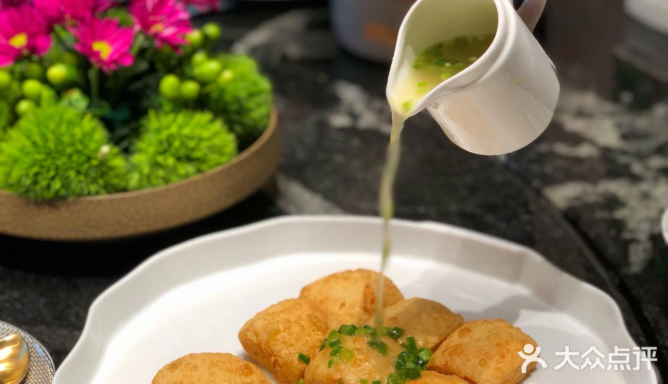 品鉴珍馐佳肴，尽享茶艺之美