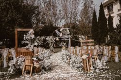 -花轿喜屋婚礼策划