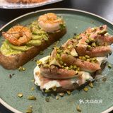 在国王冰室吃到了惊喜的汉堡和松饼冰淇淋