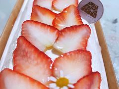 草莓香缇奶油卷-EVERNAKED裸蛋糕(SOHO天山店)